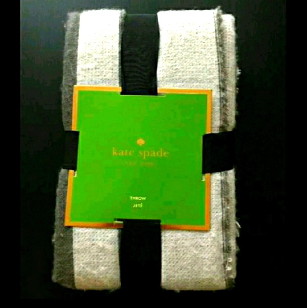 SOLD 🎁 Kate Spade Blanket